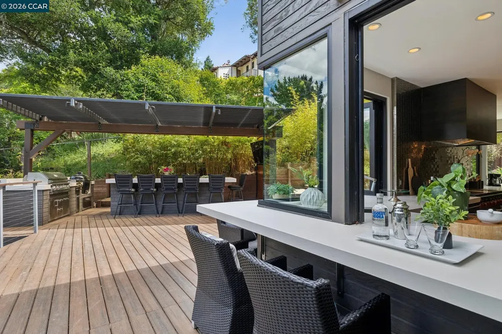 32 Los Dedos Road Orinda CA 94563