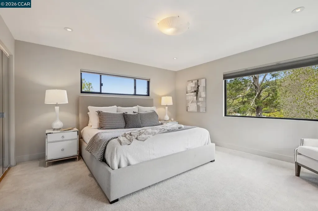 32 Los Dedos Road Orinda CA 94563