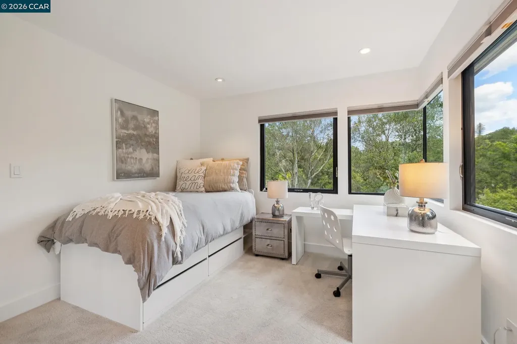32 Los Dedos Road Orinda CA 94563