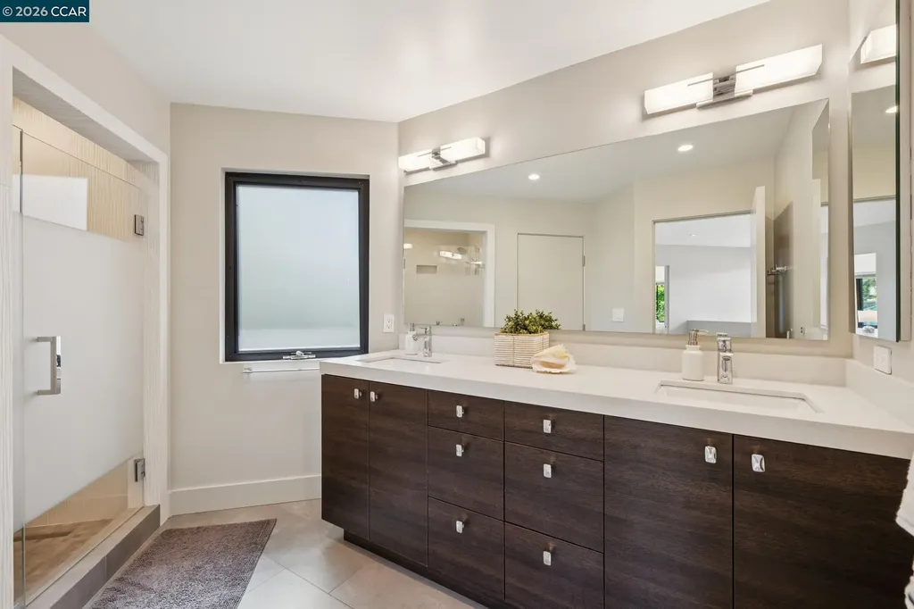 32 Los Dedos Road Orinda CA 94563