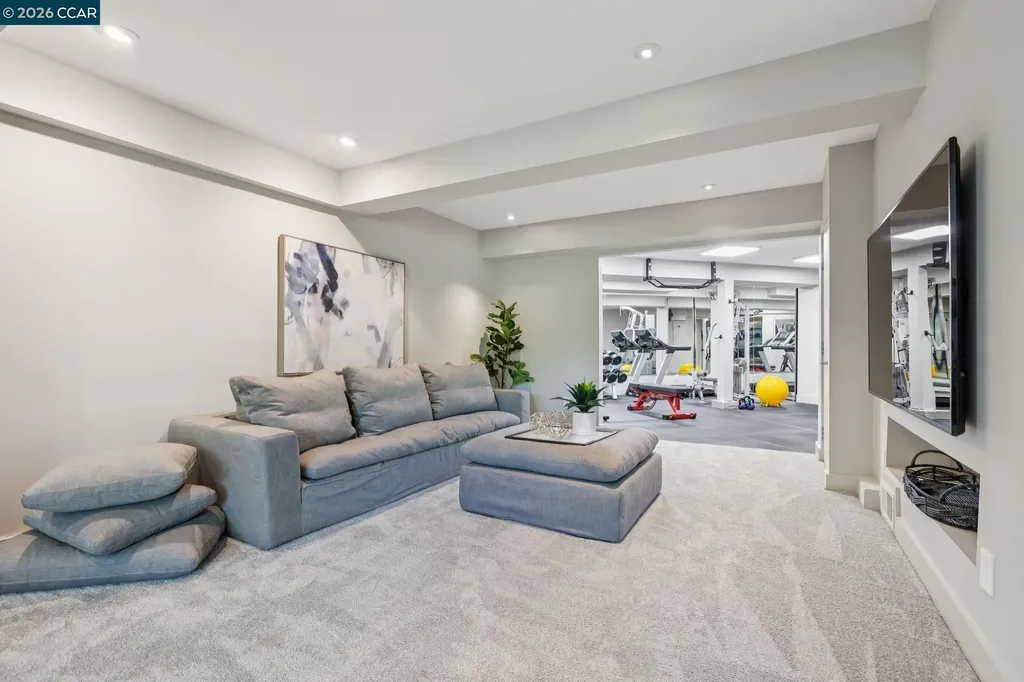 32 Los Dedos Road Orinda CA 94563