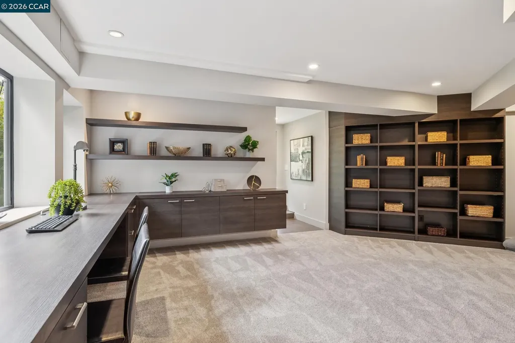 32 Los Dedos Road Orinda CA 94563