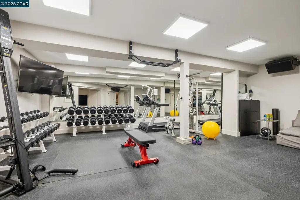 32 Los Dedos Road Orinda CA 94563
