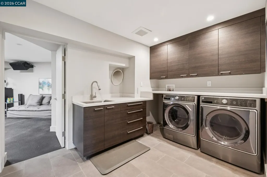 32 Los Dedos Road Orinda CA 94563