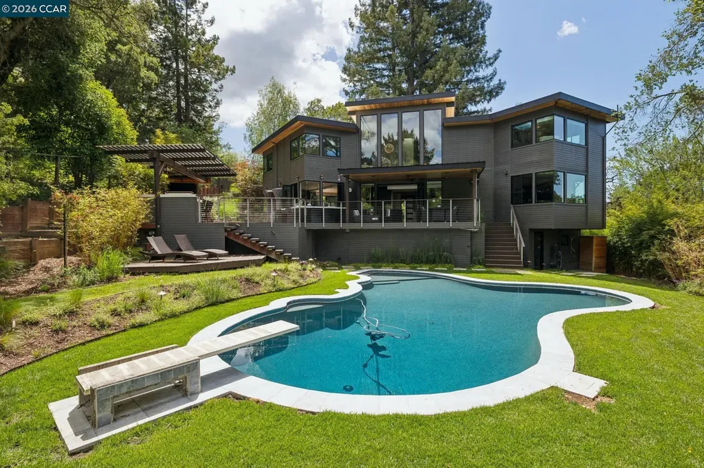 32 Los Dedos Road Orinda CA 94563