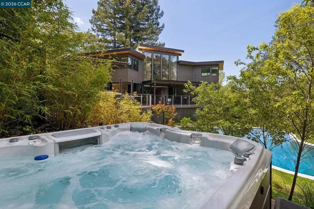 32 Los Dedos Road Orinda CA 94563