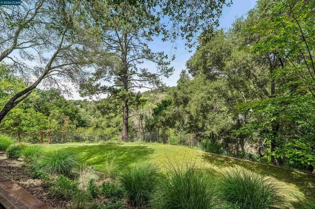 32 Los Dedos Road Orinda CA 94563
