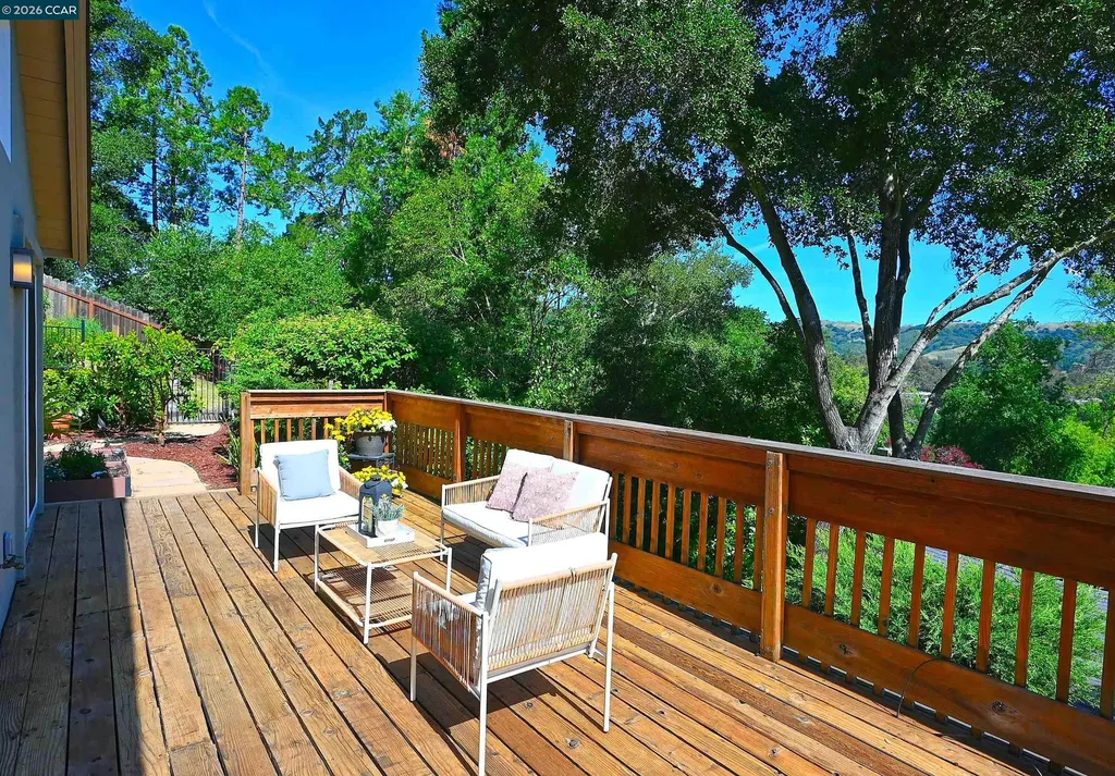 817 Mariposa Road Lafayette CA 94549