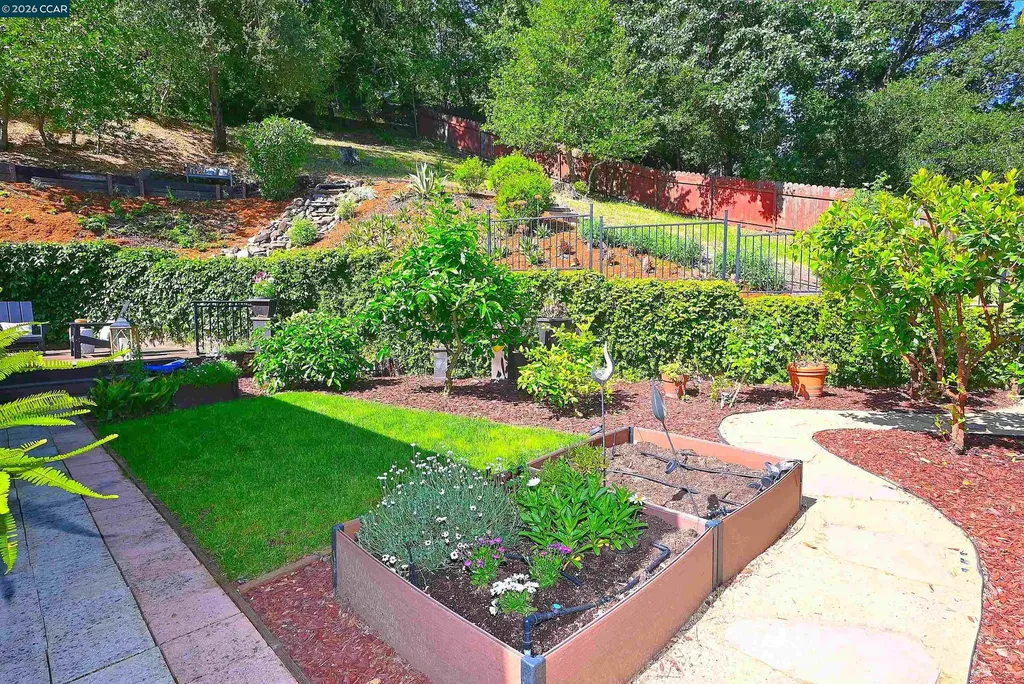 817 Mariposa Road Lafayette CA 94549