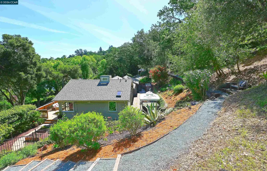 817 Mariposa Road Lafayette CA 94549