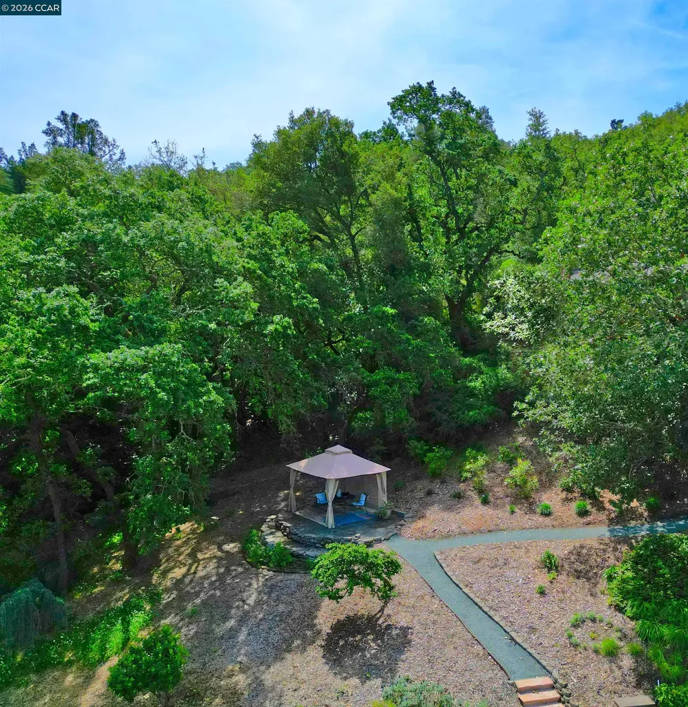 817 Mariposa Road Lafayette CA 94549