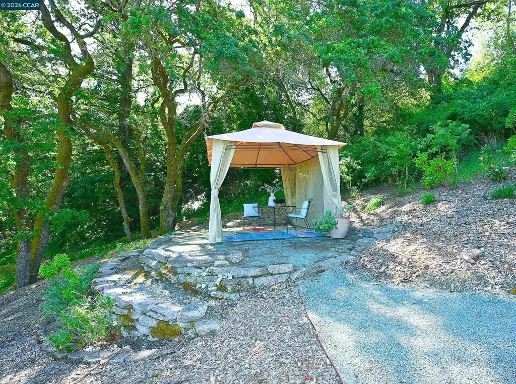 817 Mariposa Road Lafayette CA 94549