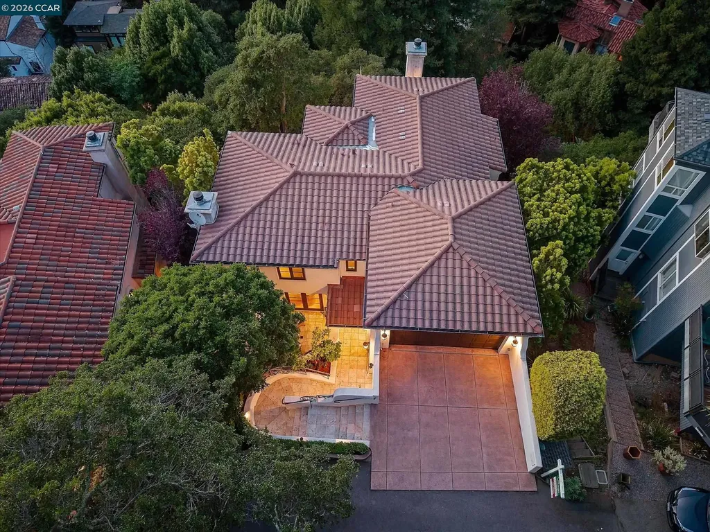 21 Live Oak Road Berkeley CA 94705
