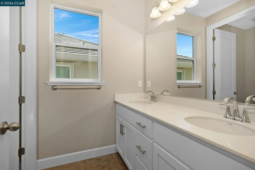 3133 Cortina Bay Point CA 94565