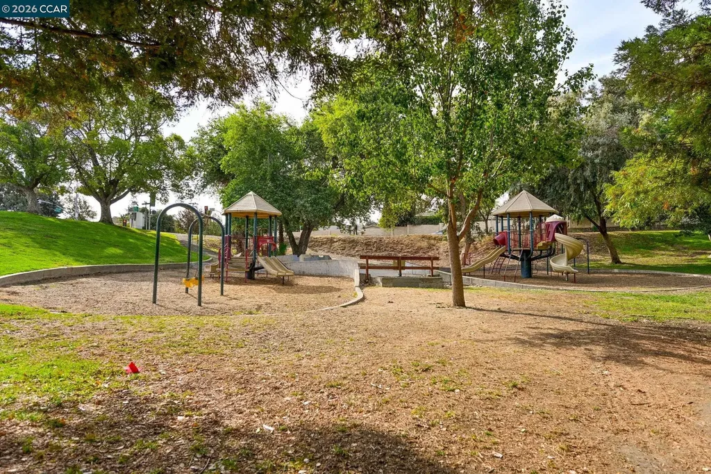 3133 Cortina Bay Point CA 94565