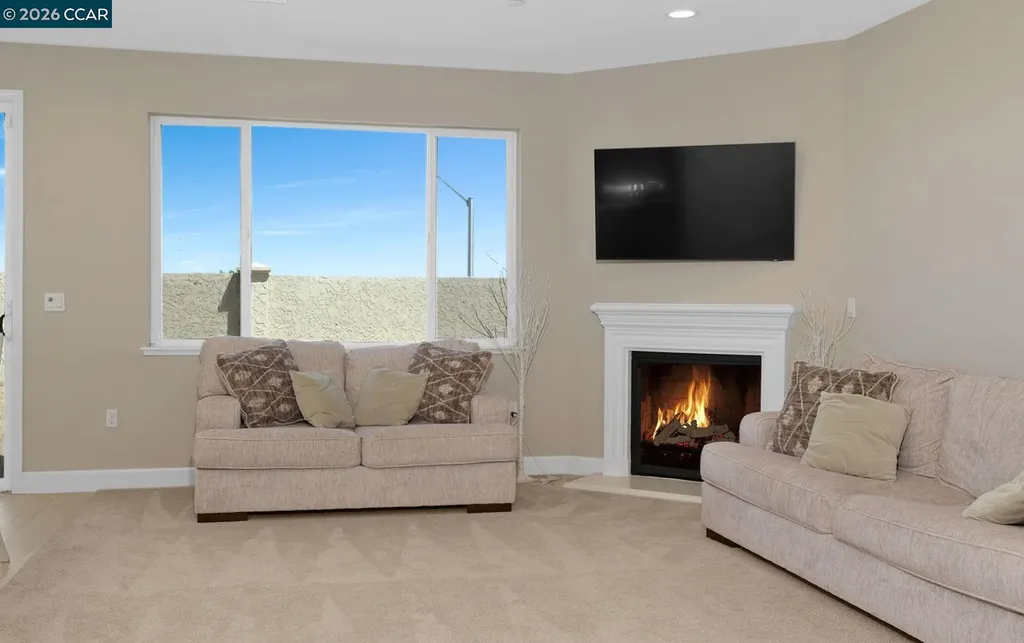 3133 Cortina Bay Point CA 94565