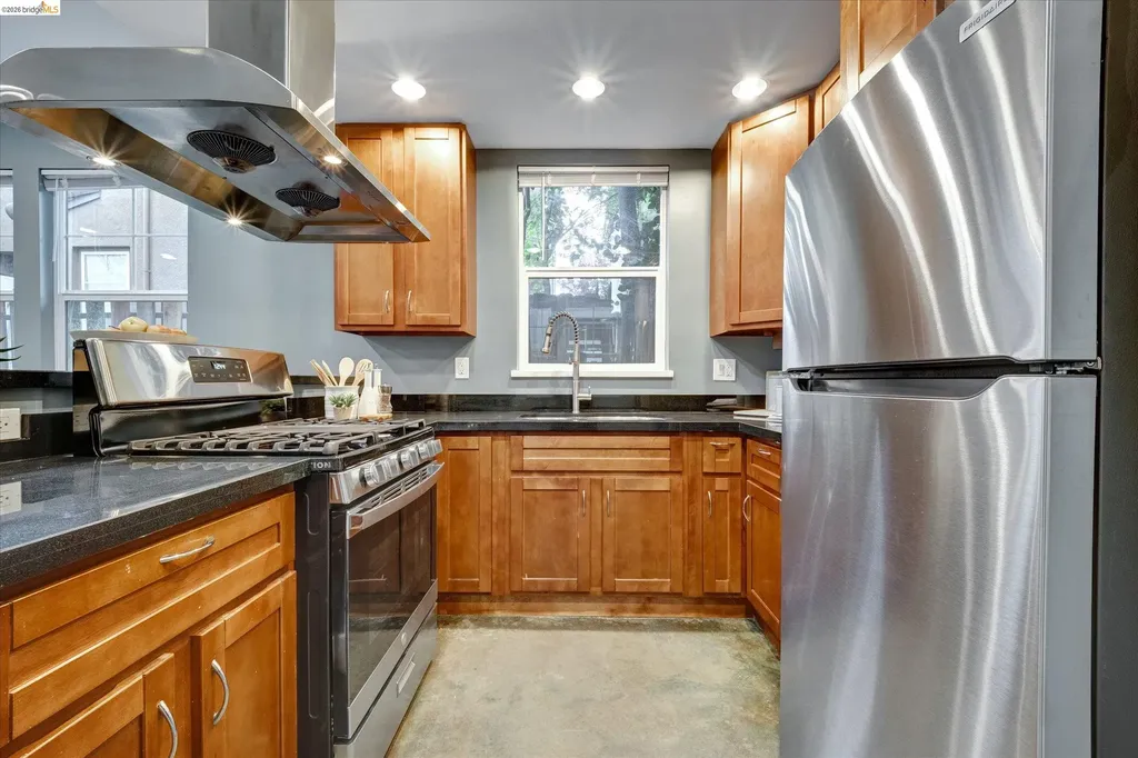 3038 18th Street Oakland CA 94601