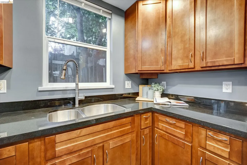 3038 18th Street Oakland CA 94601