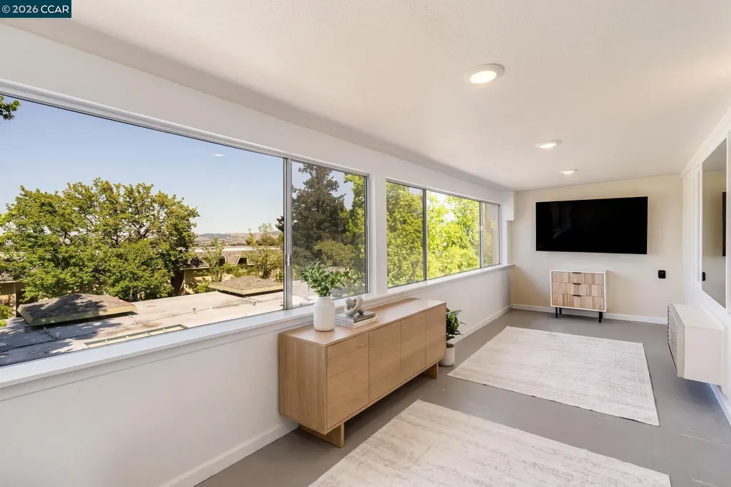1909 Skycrest Drive Walnut Creek CA 94595