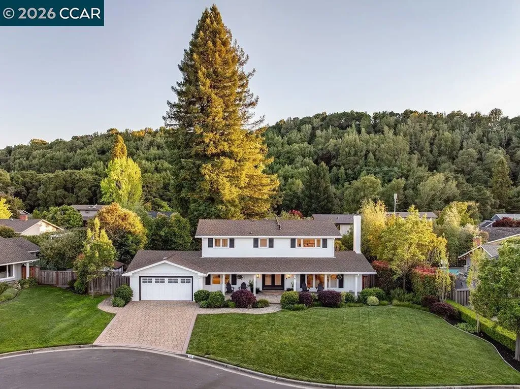 26 Juniper Way Moraga CA 94556