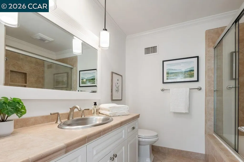 26 Juniper Way Moraga CA 94556