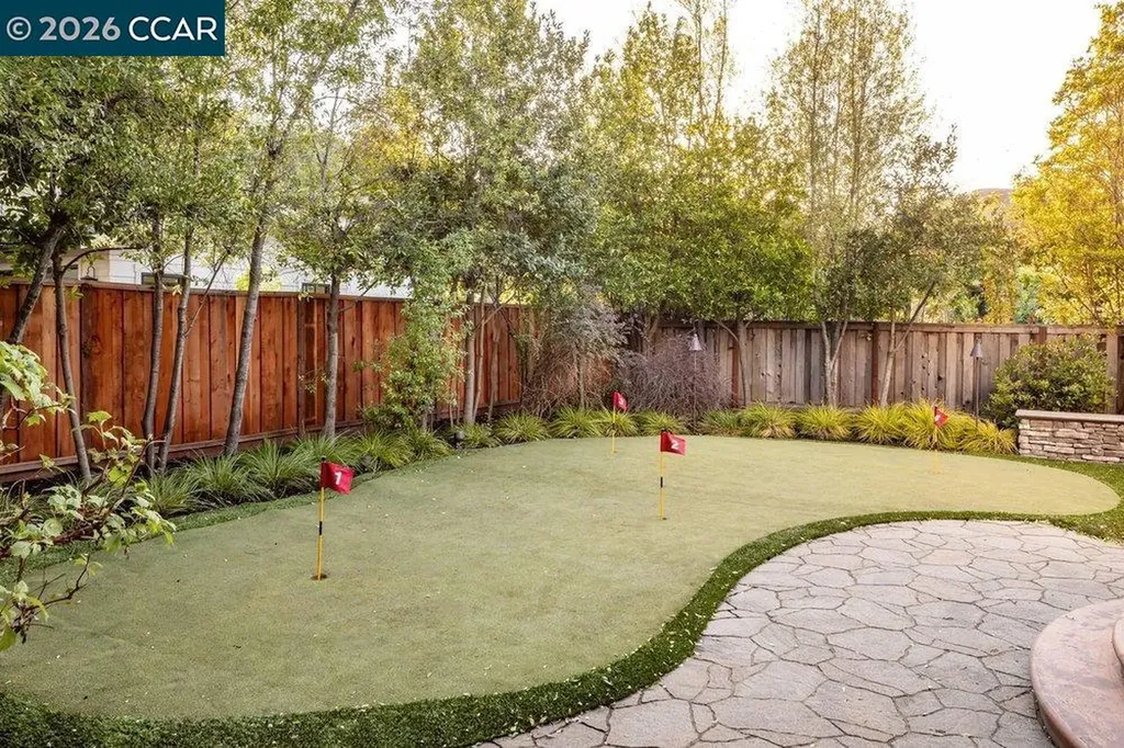 26 Juniper Way Moraga CA 94556