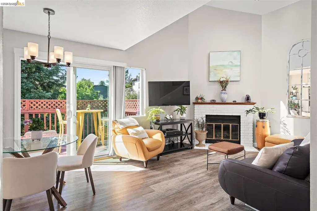 3687 Maple Avenue Oakland CA 94602