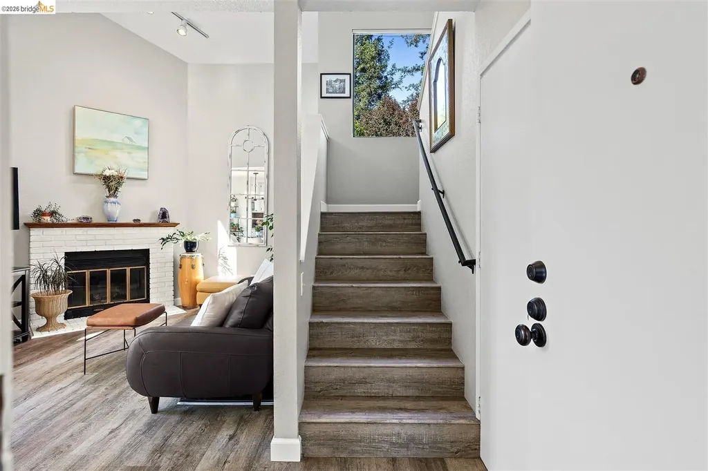 3687 Maple Avenue Oakland CA 94602