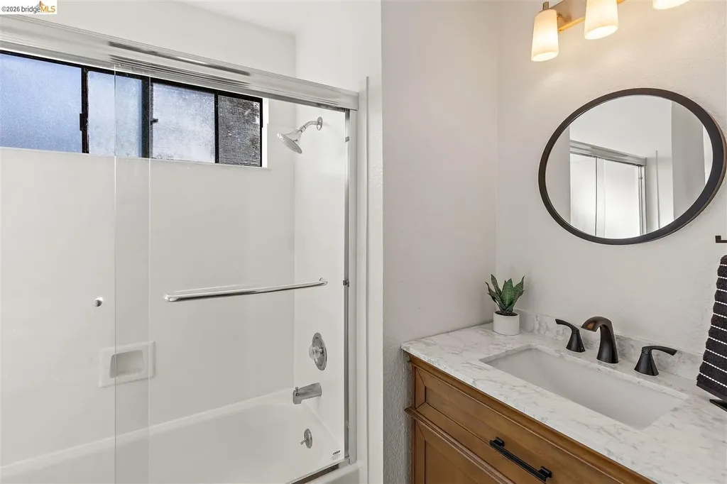 3687 Maple Avenue Oakland CA 94602