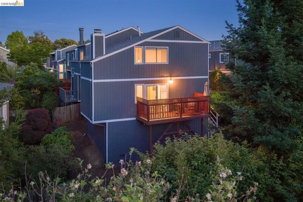 3687 Maple Avenue Oakland CA 94602