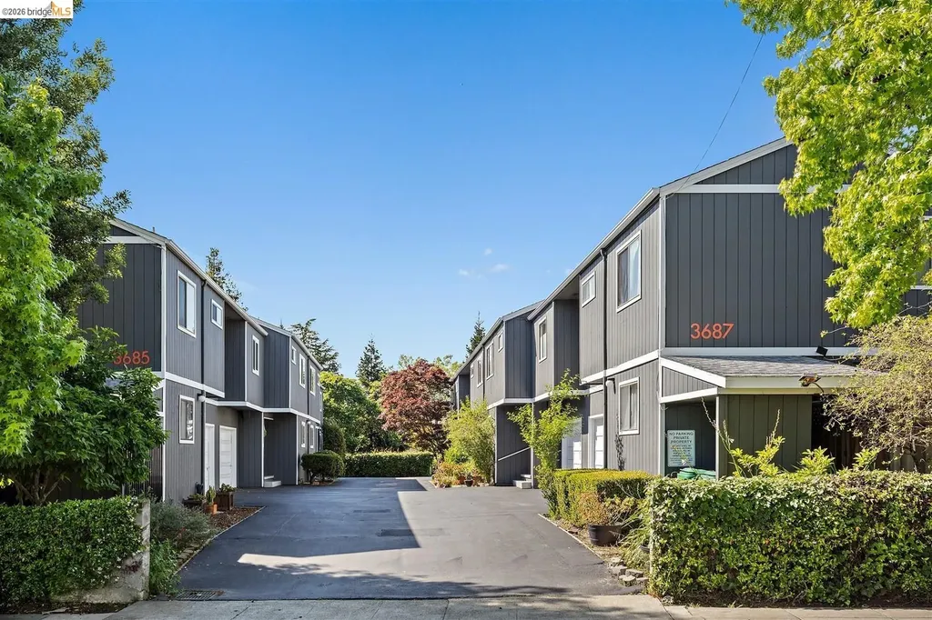 3687 Maple Avenue Oakland CA 94602