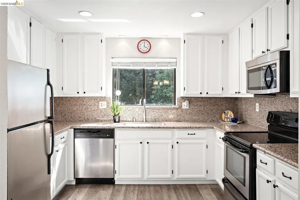 3687 Maple Avenue Oakland CA 94602