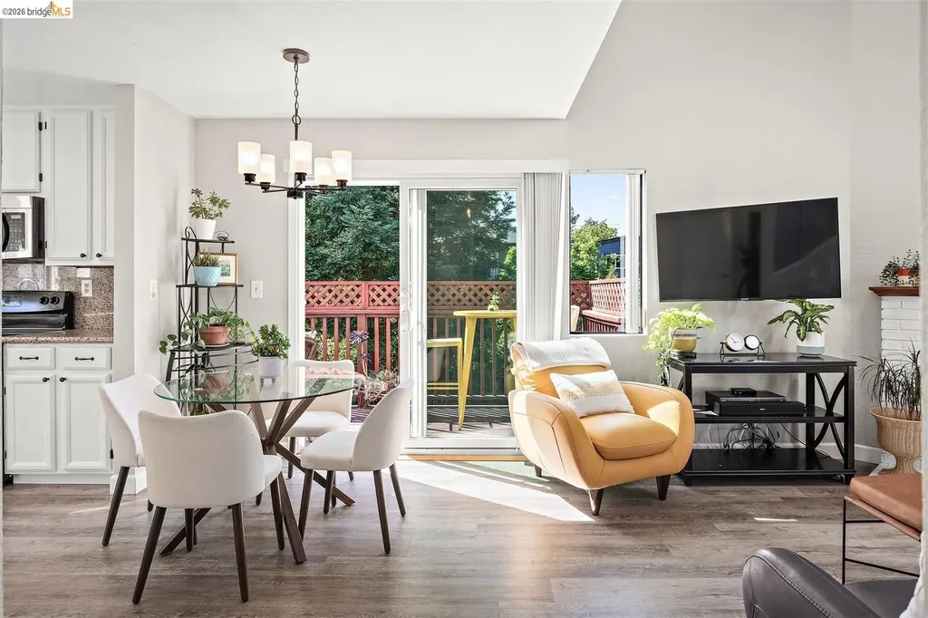 3687 Maple Avenue Oakland CA 94602
