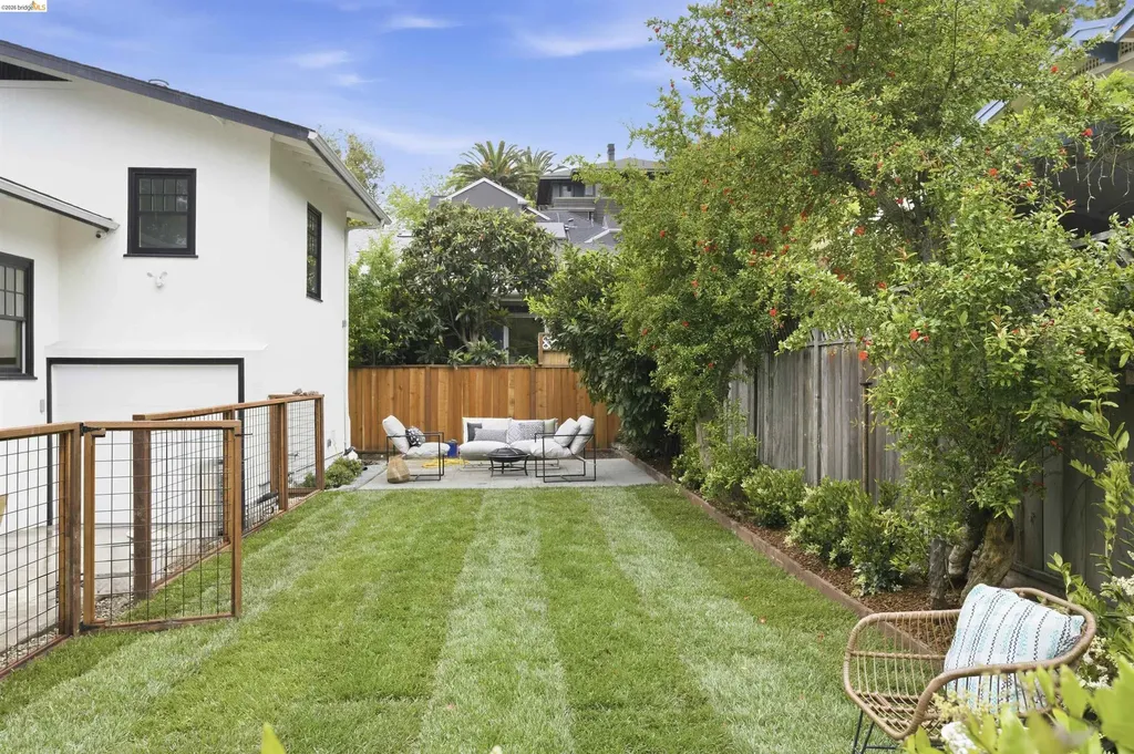 1541 Grand Avenue Piedmont CA 94611
