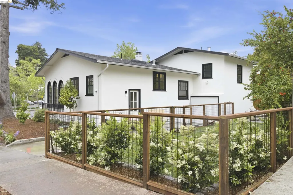 1541 Grand Avenue Piedmont CA 94611