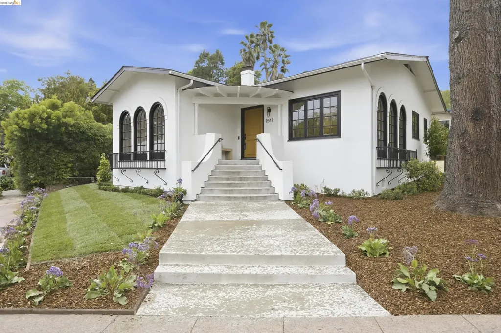 1541 Grand Avenue Piedmont CA 94611
