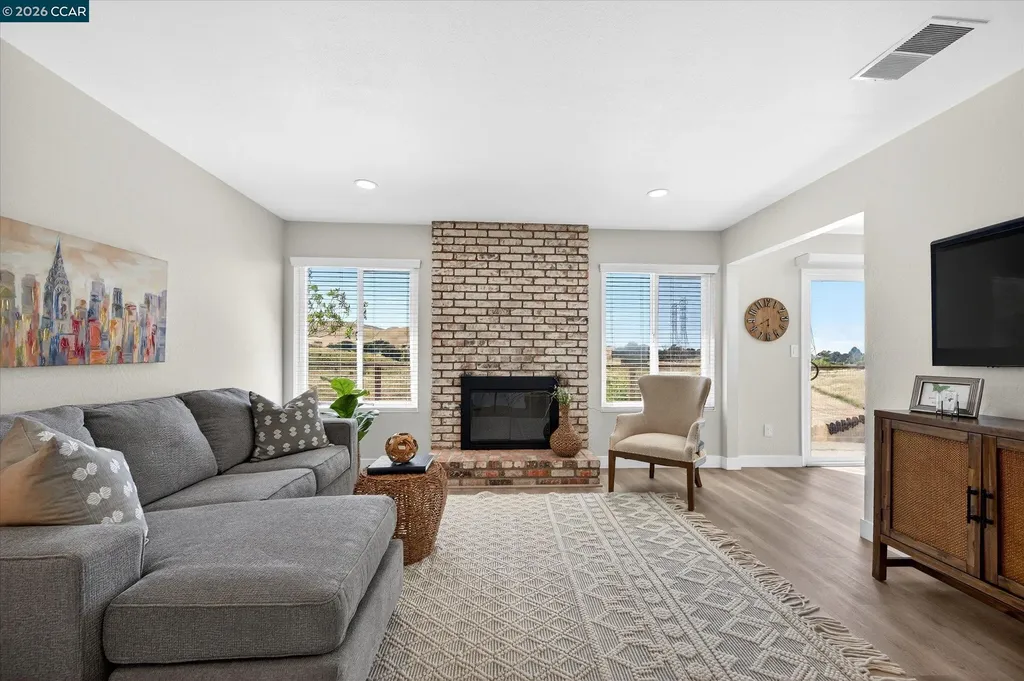 20 Fairway Court Pittsburg CA 94565