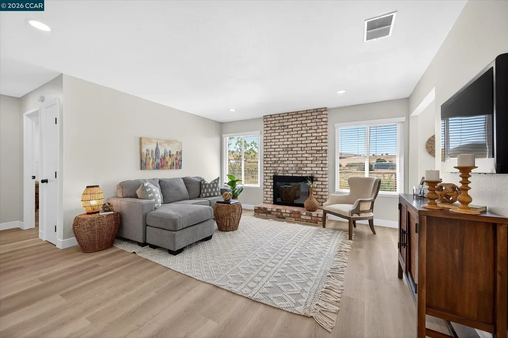 20 Fairway Court Pittsburg CA 94565