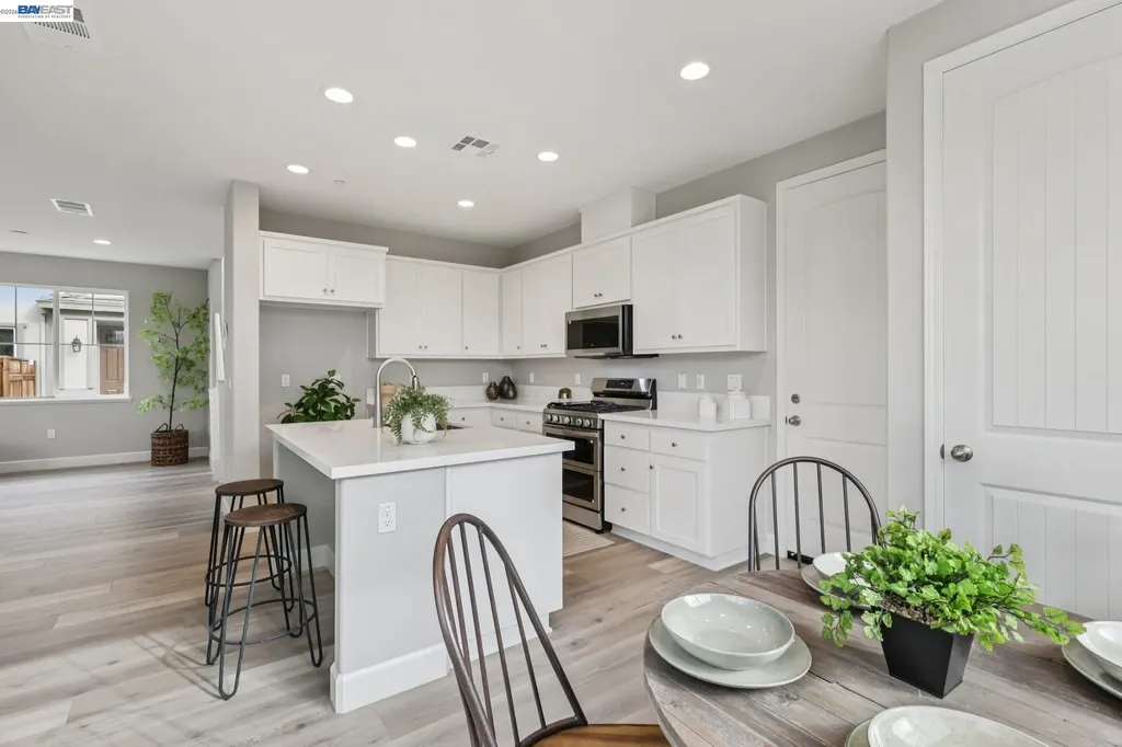 208 Mindy Way Pittsburg CA 94565
