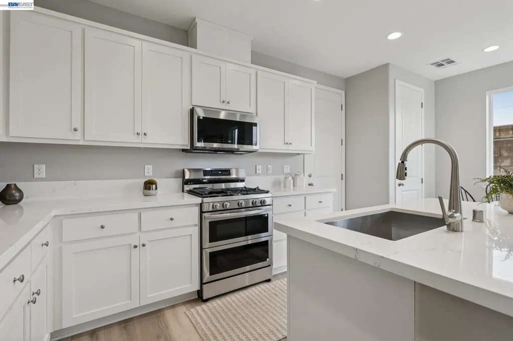 208 Mindy Way Pittsburg CA 94565