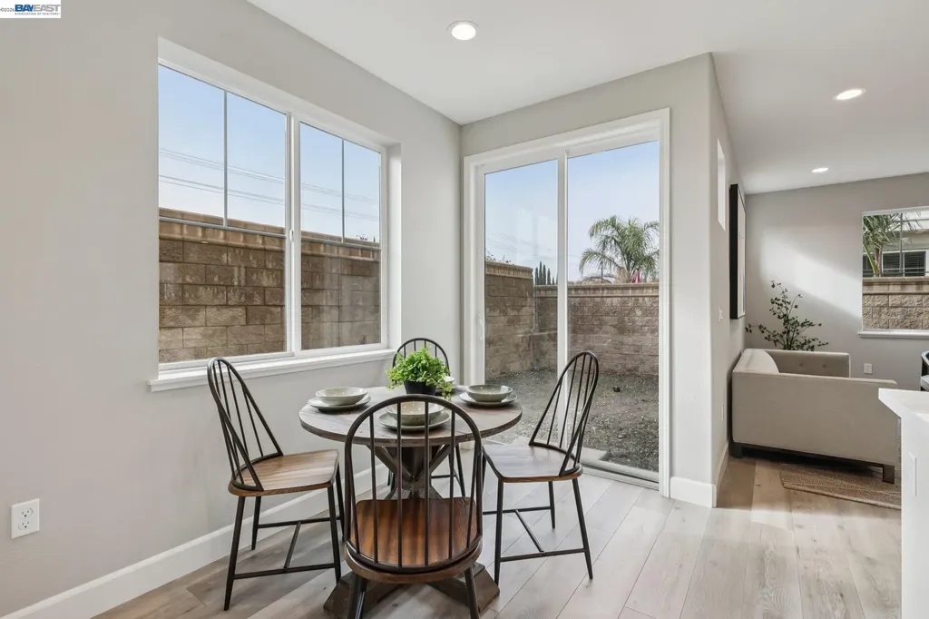 208 Mindy Way Pittsburg CA 94565