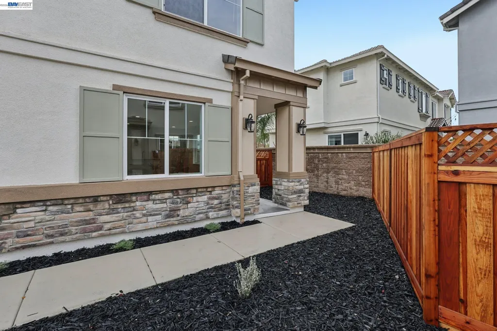 208 Mindy Way Pittsburg CA 94565