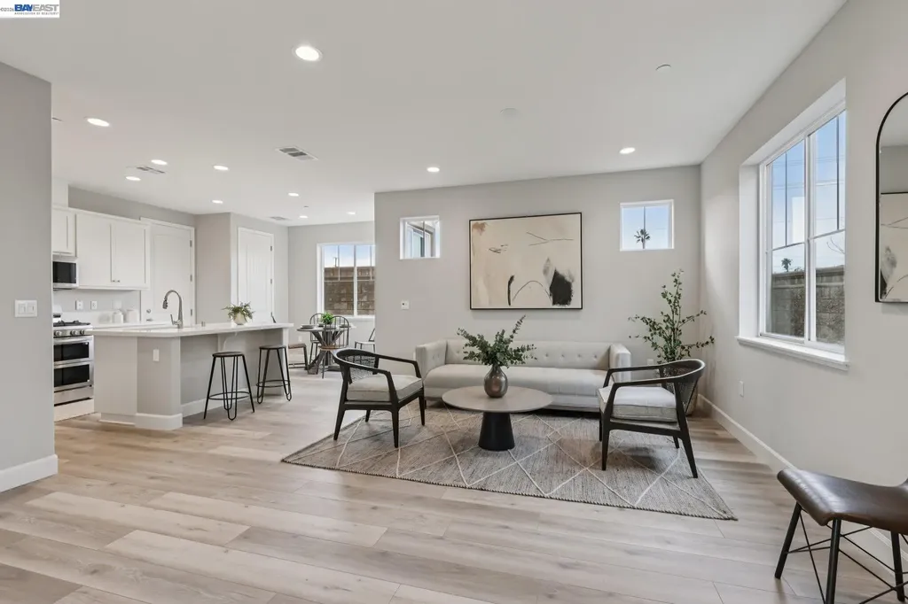 208 Mindy Way Pittsburg CA 94565