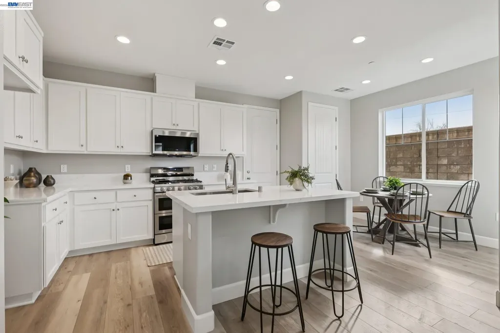 208 Mindy Way Pittsburg CA 94565