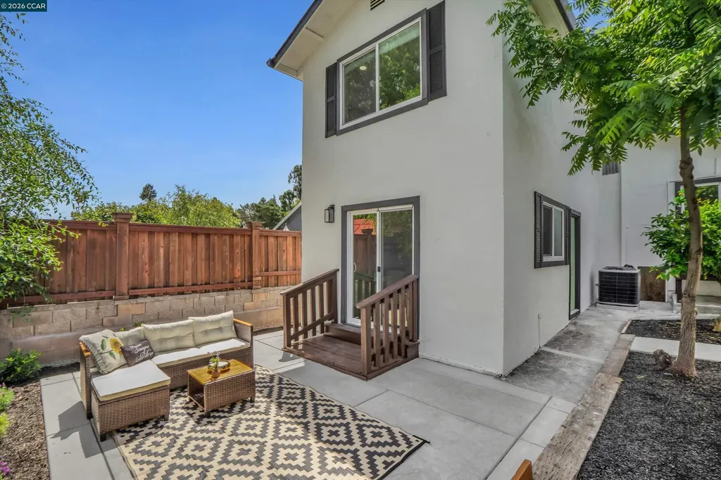 2131 Pomona Avenue Martinez CA 94553