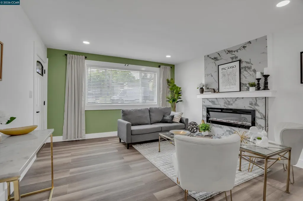 2131 Pomona Avenue Martinez CA 94553