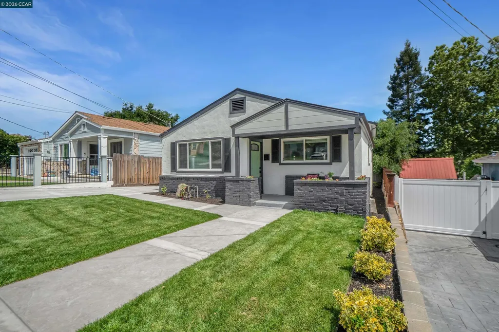 2131 Pomona Avenue Martinez CA 94553
