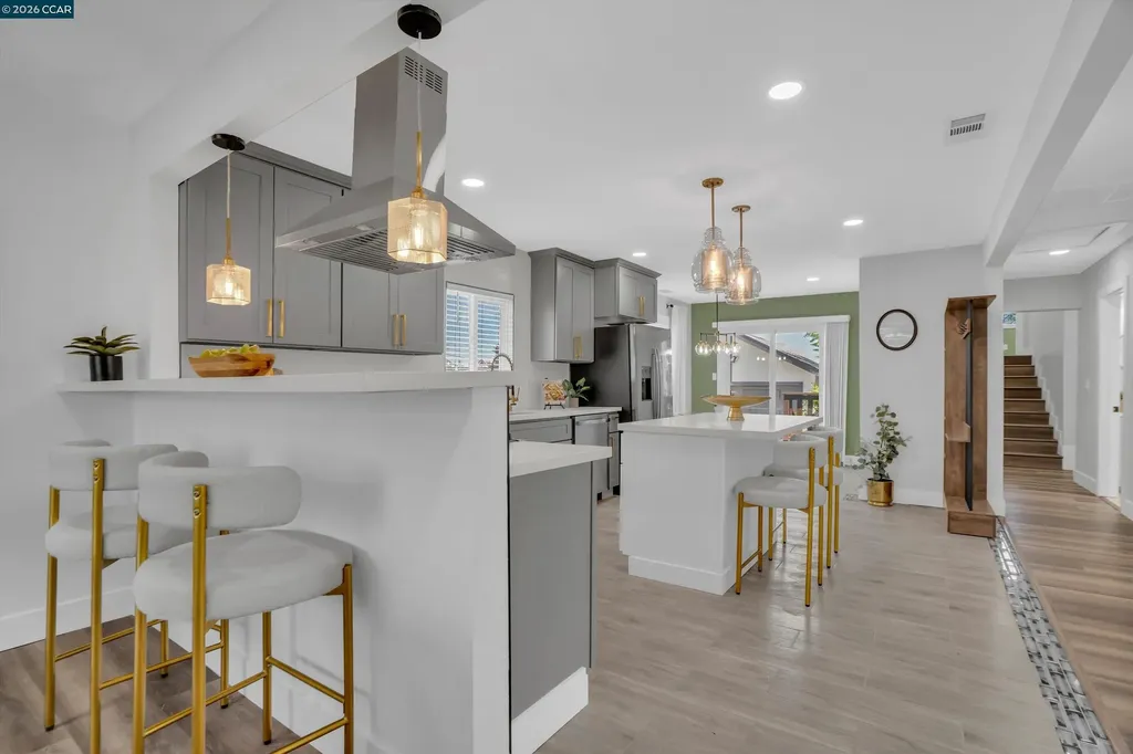 2131 Pomona Avenue Martinez CA 94553