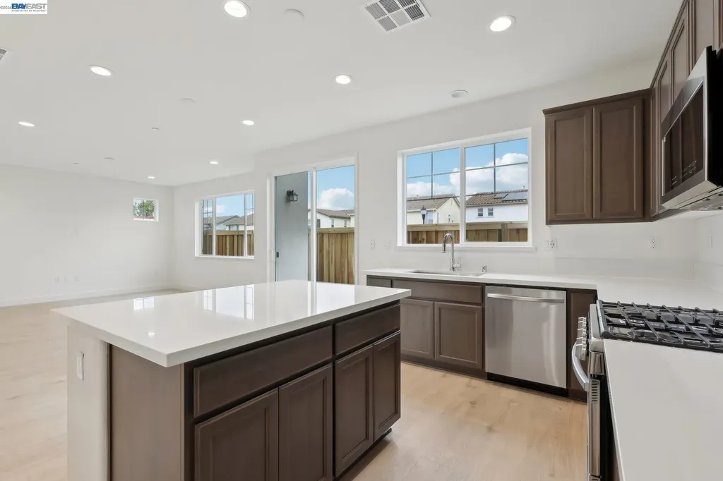 230 Mindy Way Pittsburg CA 94565