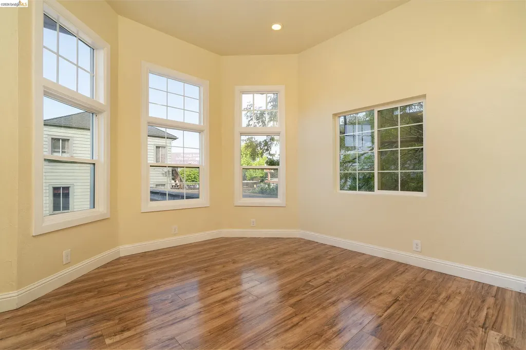 5418 Telegraph Avenue Oakland CA 94609